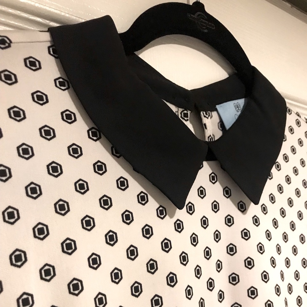 Patterned Blouse - Picture 2 of 3